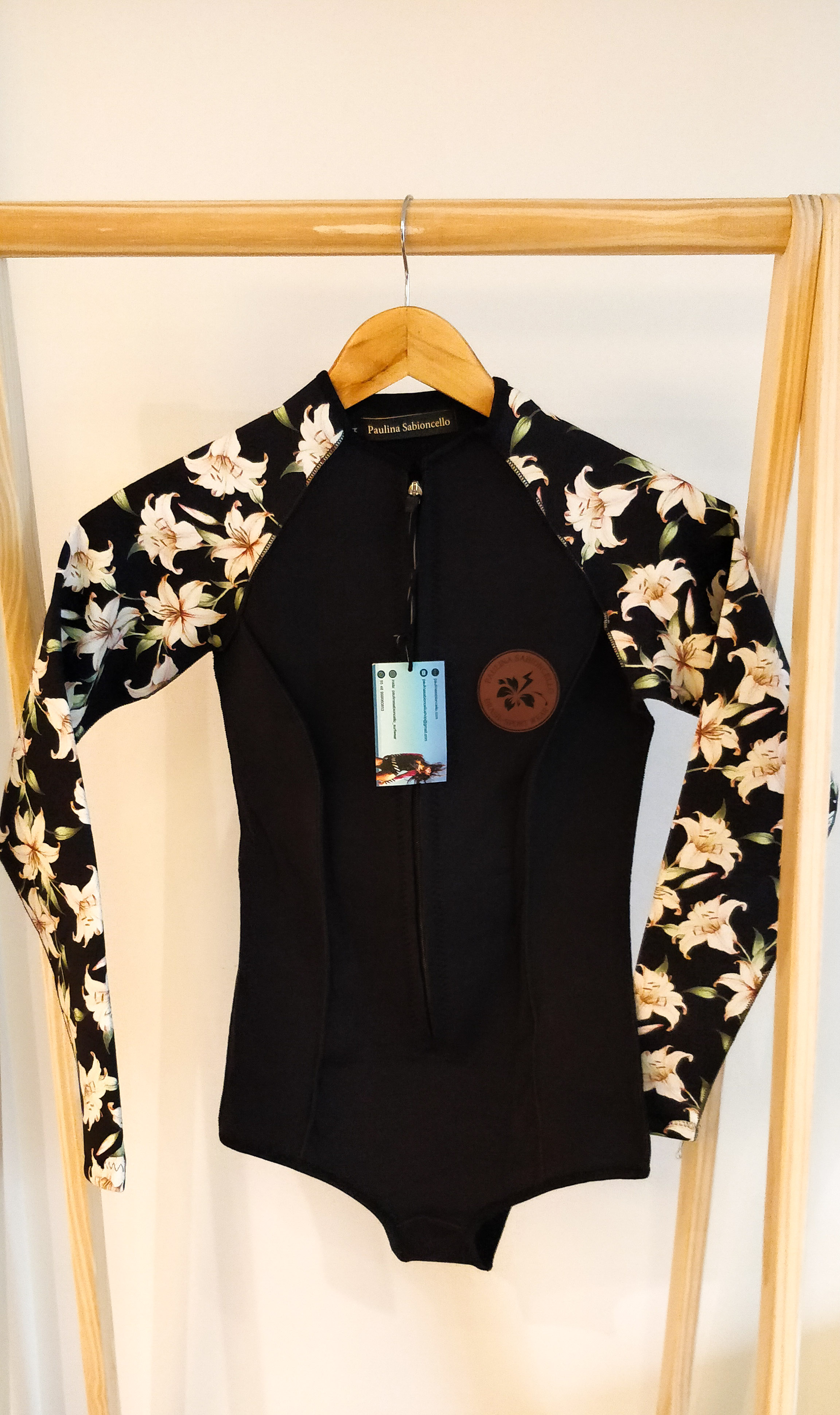 Neoprene Paulina Sabioncello Body Negro - Flower